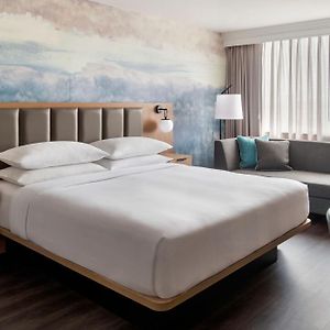 Concierge Level Guest King Room